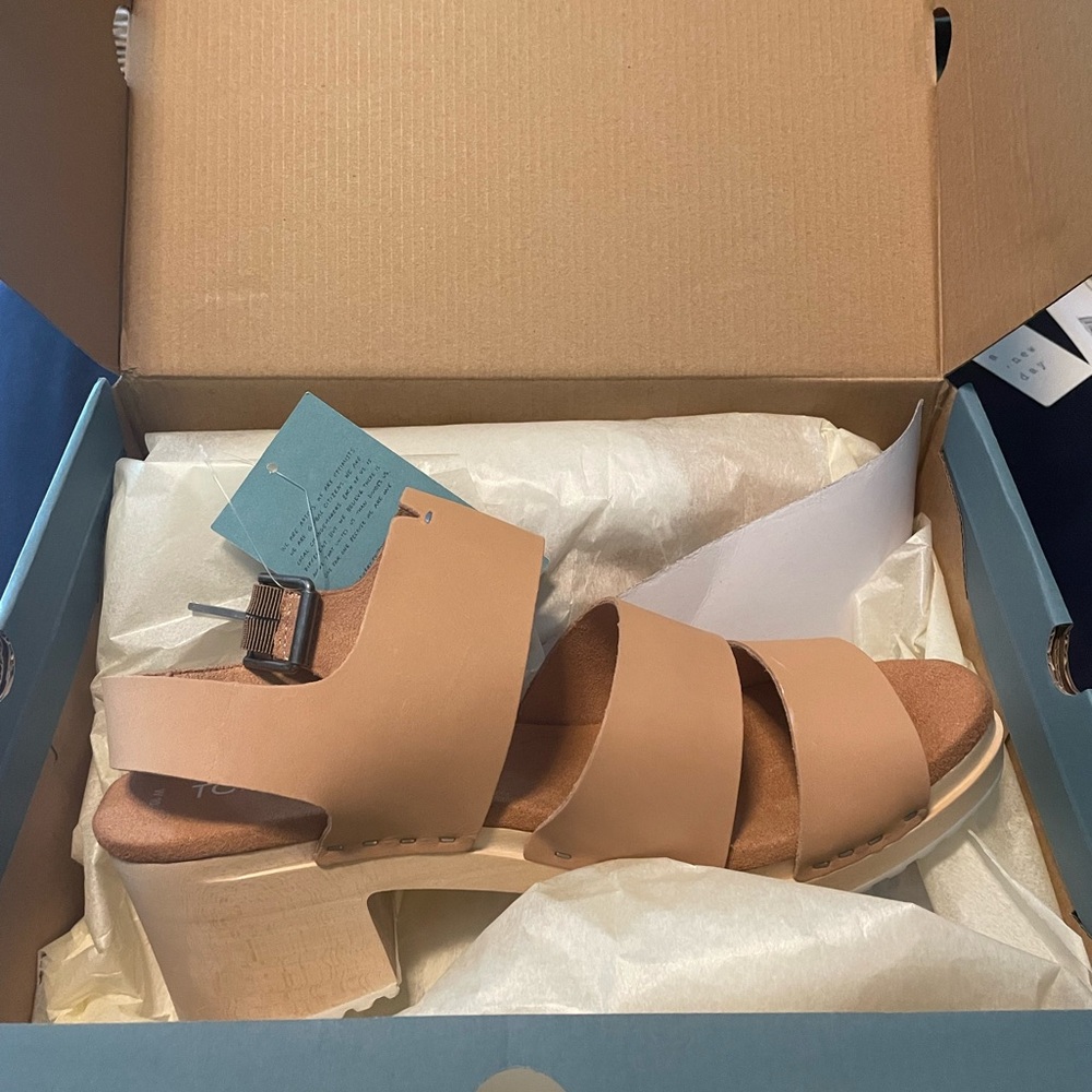 TOMS phoebe clog NWT